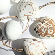 Load image into Gallery viewer, White Wash Wooden Heart Decoration - Coastal