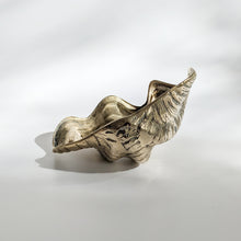 Load image into Gallery viewer, Brass Clam Shell