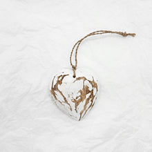 Load image into Gallery viewer, White Wash Wooden Heart Decoration - Coastal
