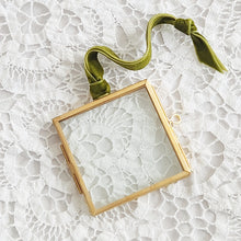 Load image into Gallery viewer, Mini Brass Photo Frame - Square
