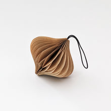 Load image into Gallery viewer, Paper Onion Decoration - Biscuit

