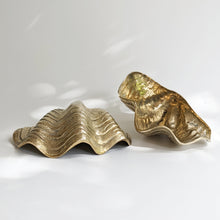 Load image into Gallery viewer, Brass Clam Shell
