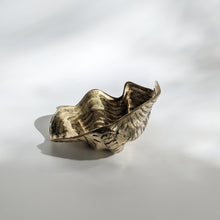 Load image into Gallery viewer, Brass Clam Shell
